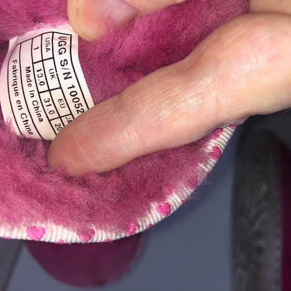 Girls Uggs Uggs Uggs Uggs oh and did I mention Uggs - Picture 8 of 8